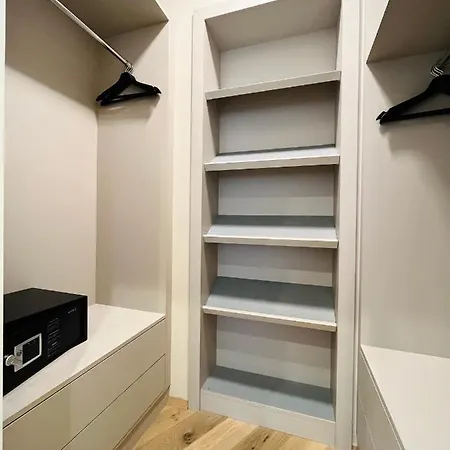 Apartment Luxury / 3-raum-suite An Der Frauenkirche / 6 Dresden