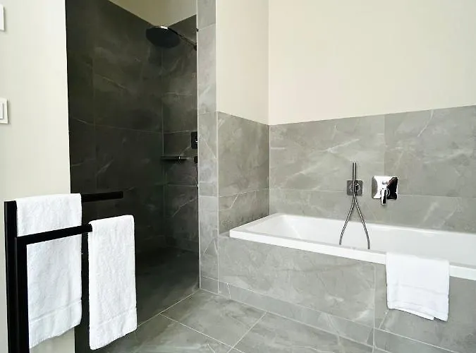 شقة Luxury / 3-raum-suite An Der Frauenkirche / 6 دريسدن