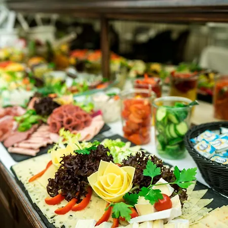 Luxury / 3-raum-suite An Der Frauenkirche / 6 Appartement